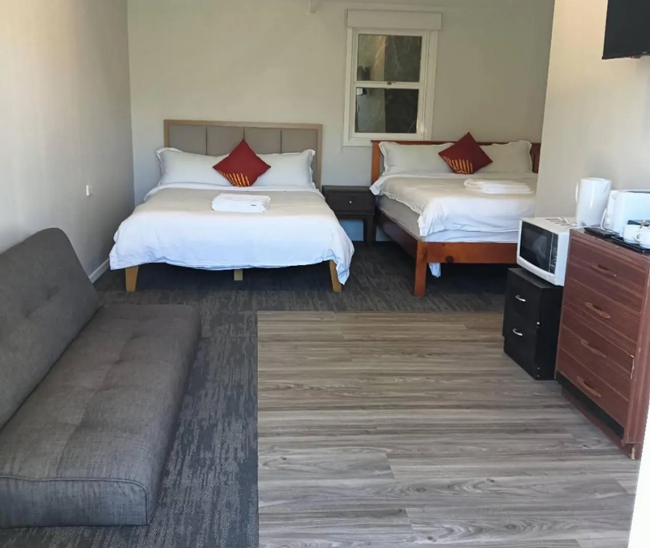 Dağ evi 2 Double And 1 Sofa Beds Garden Chalet, 7C Salisbury Road, Rotorua Yeni Zelanda