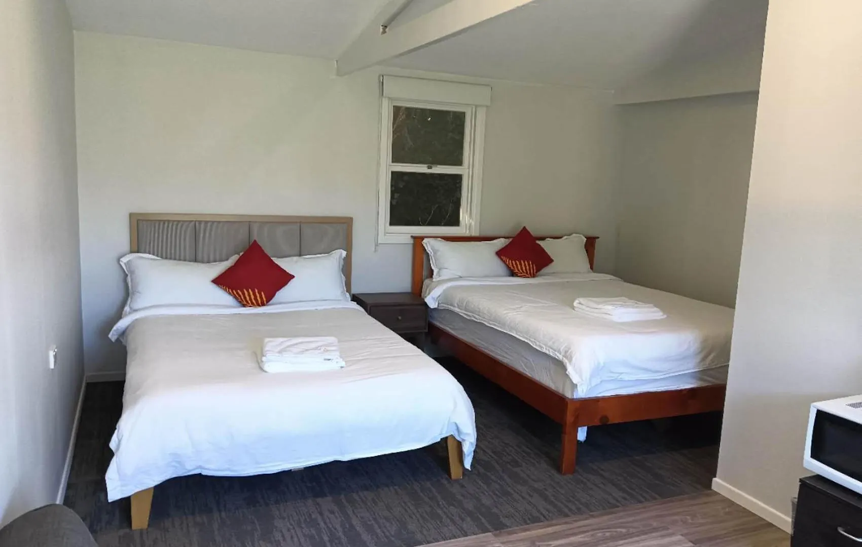 2 Double And 1 Sofa Beds Garden Chalet, 7C Salisbury Road, Rotorua Alpehytte
